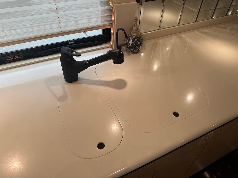 1998 Prevost FeatherliteXL For Sale