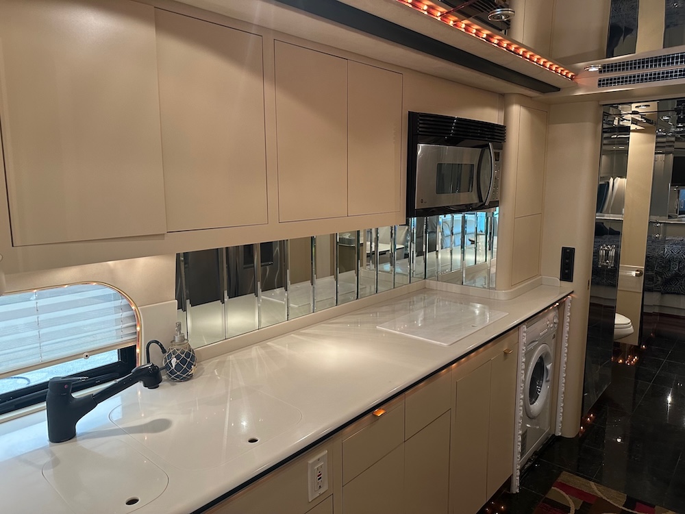 1998 Prevost FeatherliteXL For Sale