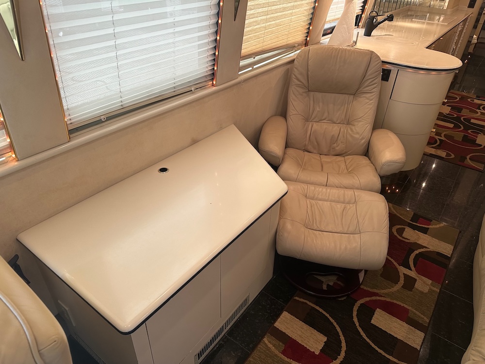 1998 Prevost FeatherliteXL For Sale