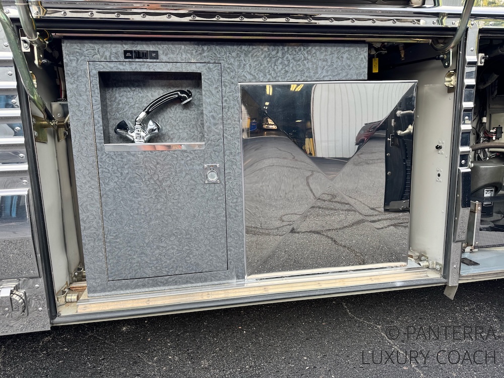 1999 Prevost Liberty XL For Sale