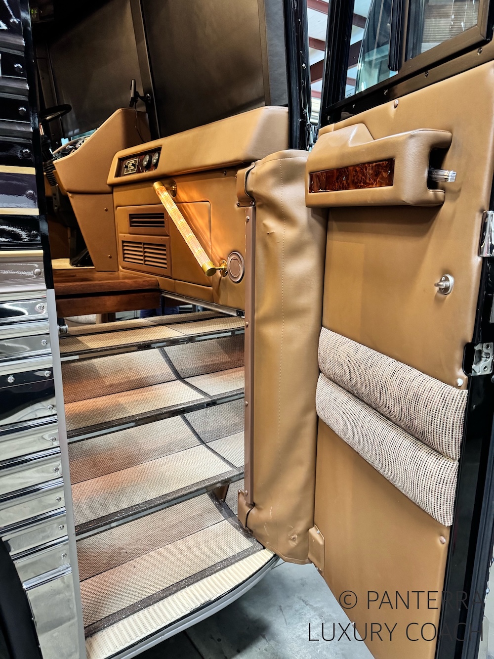 1999 Prevost Liberty XL For Sale