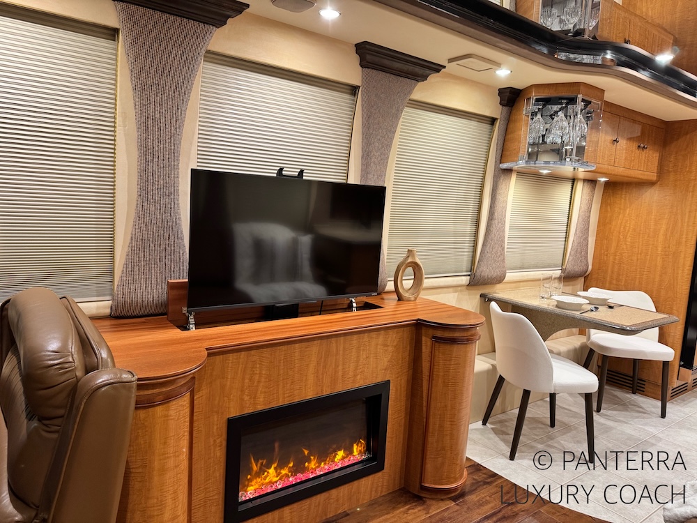 1999 Prevost Liberty XL For Sale