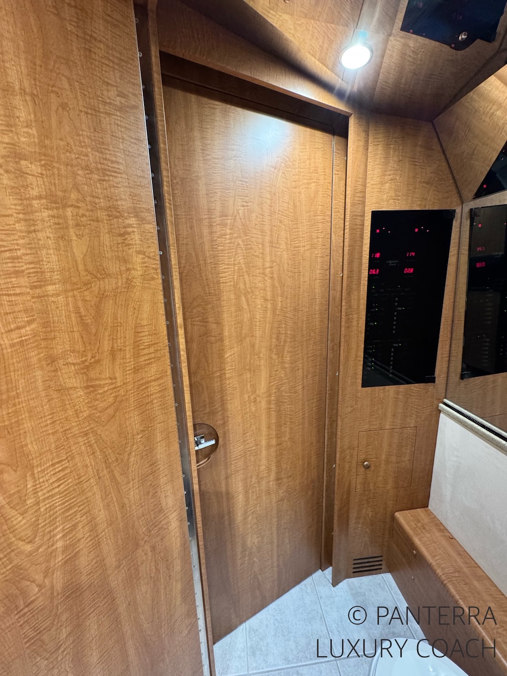 1999 Prevost Liberty XL For Sale