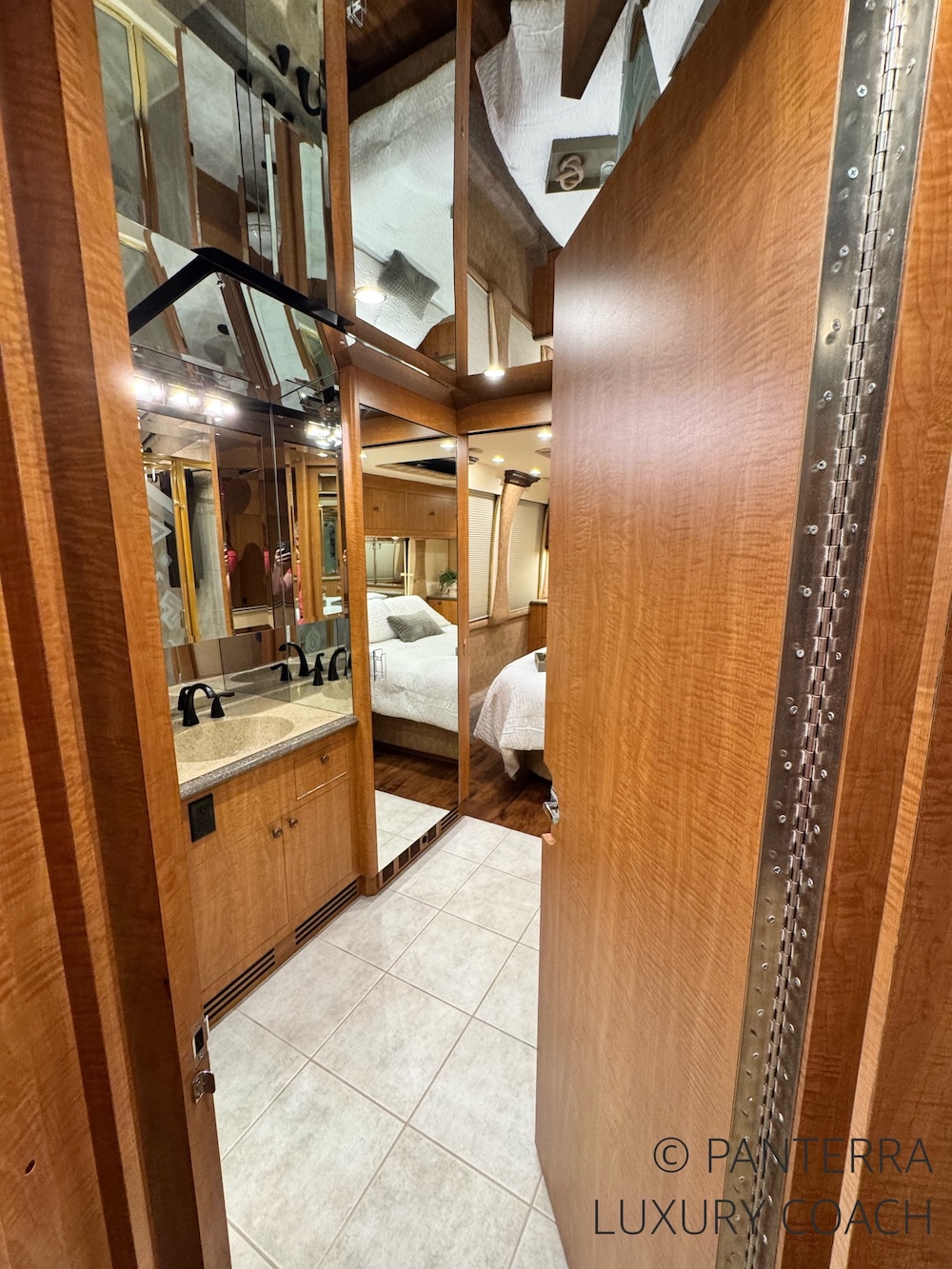 1999 Prevost Liberty XL For Sale