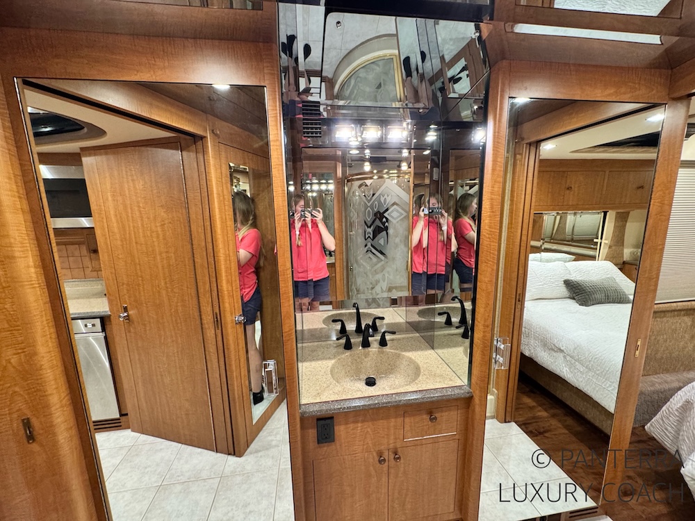 1999 Prevost Liberty XL For Sale