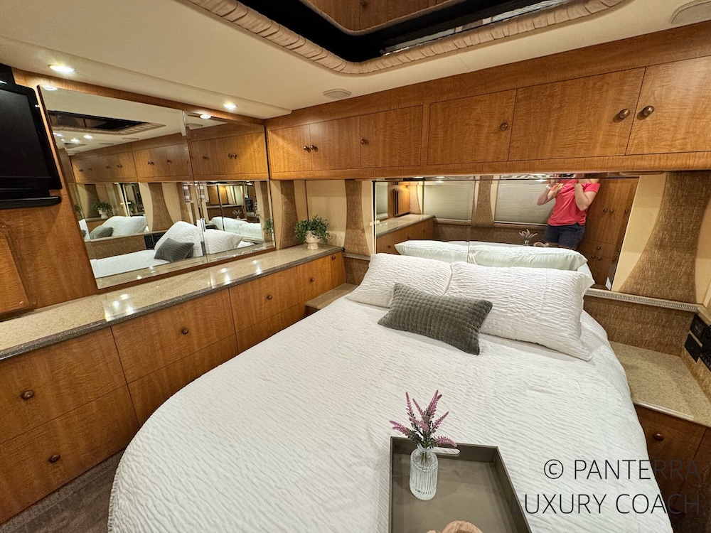 1999 Prevost Liberty XL For Sale