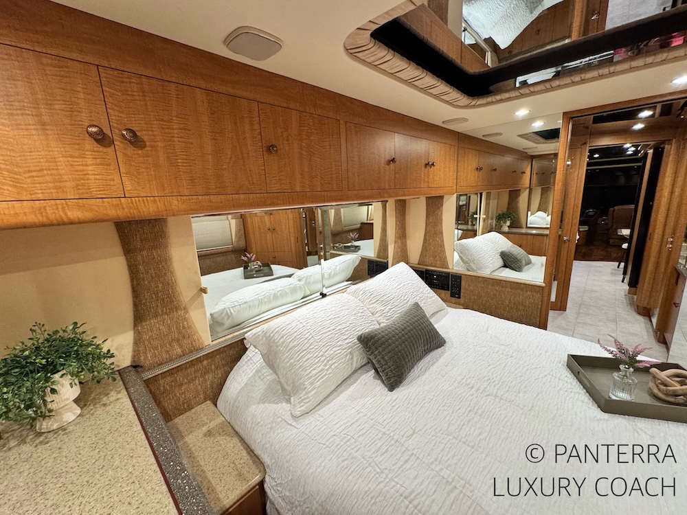 1999 Prevost Liberty XL For Sale