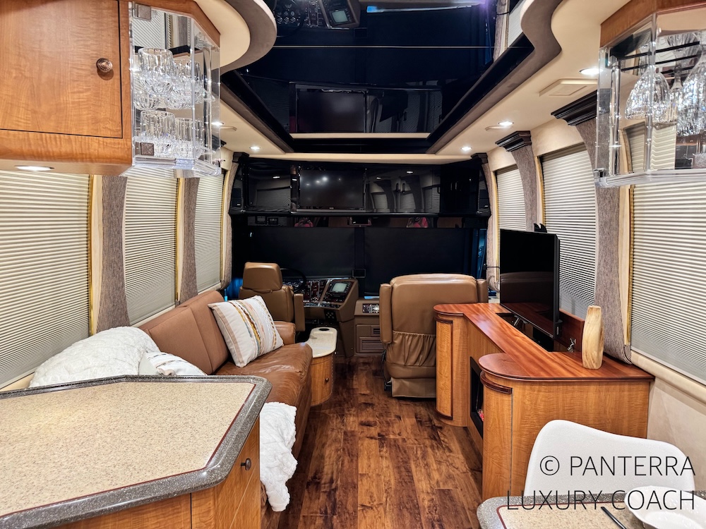 1999 Prevost Liberty XL For Sale