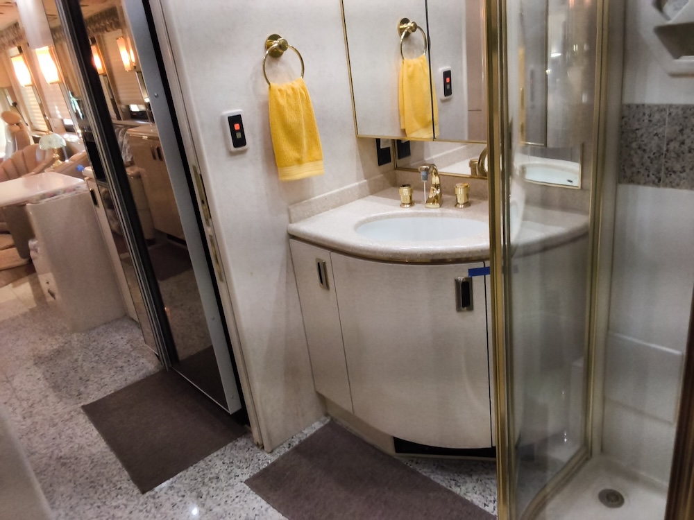 1998 Prevost Marathon XL For Sale