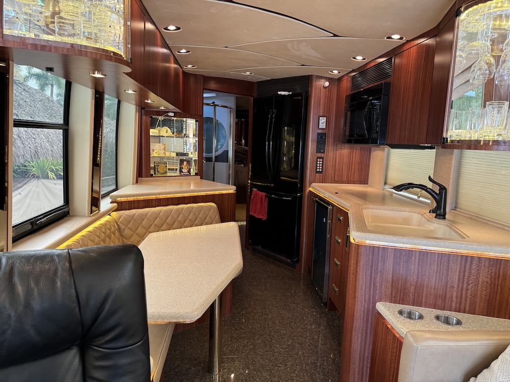 1999 Prevost Marathon XL For Sale