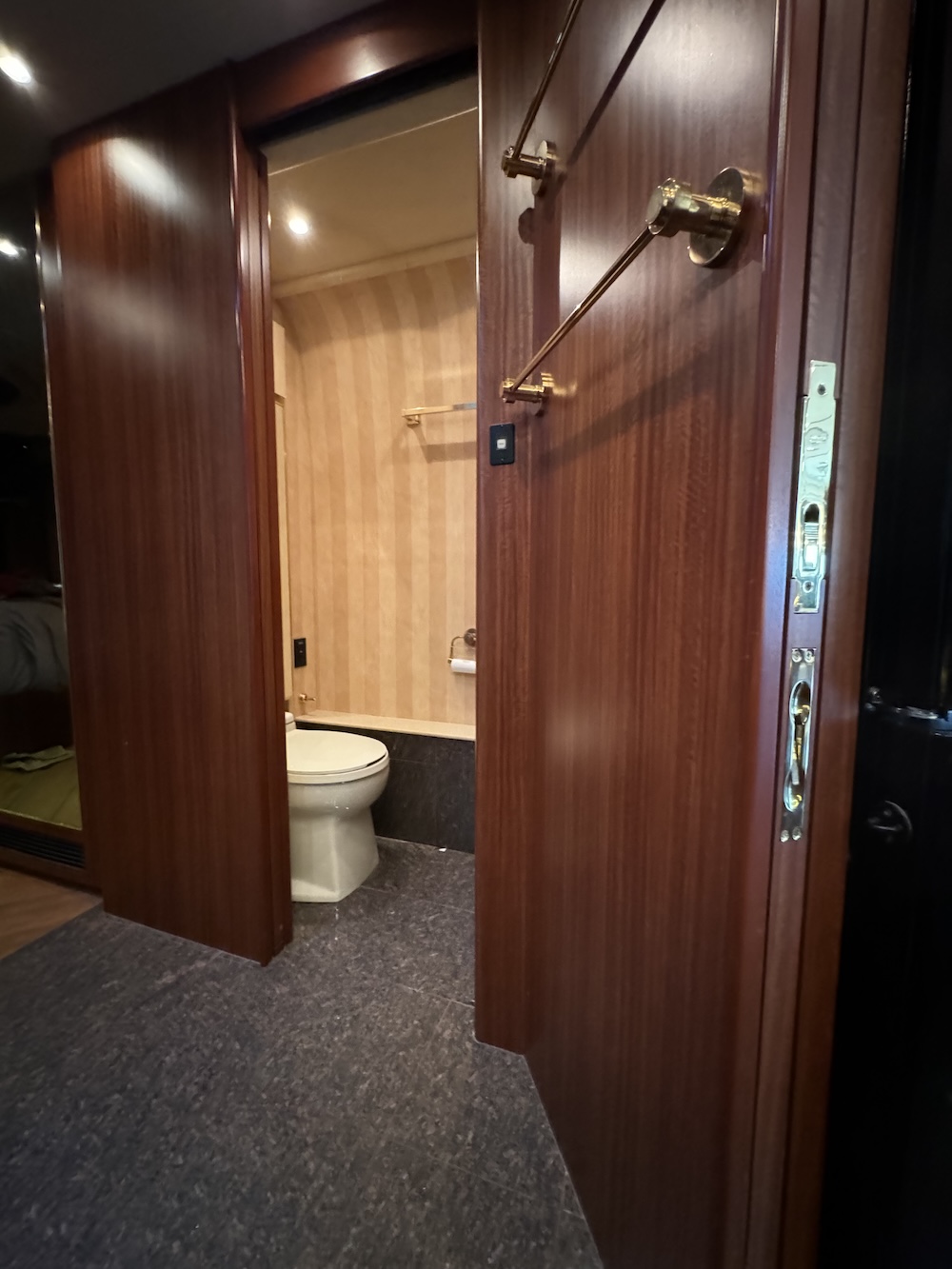 1999 Prevost Marathon XL For Sale