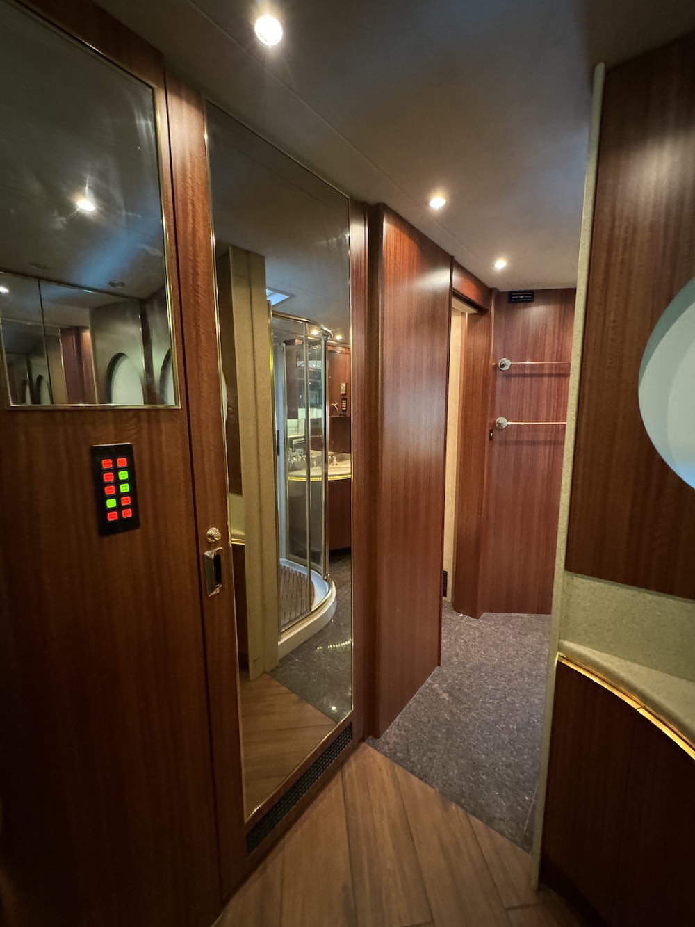 1999 Prevost Marathon XL For Sale