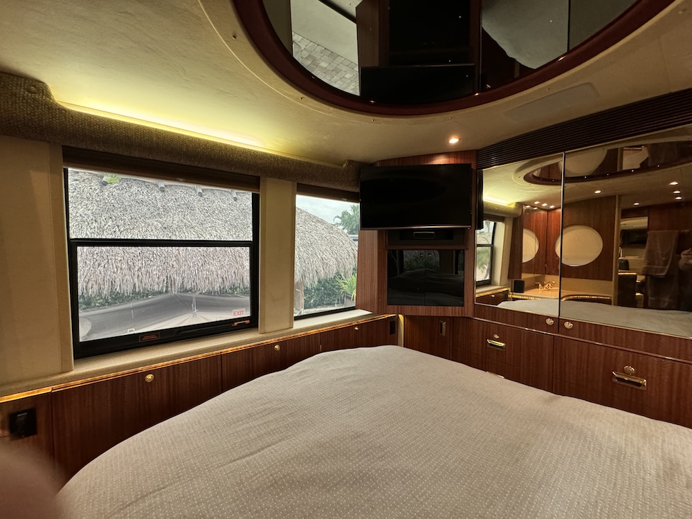 1999 Prevost Marathon XL For Sale