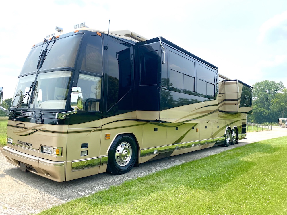 2000 Prevost Country Coach  H3-45 For Sale