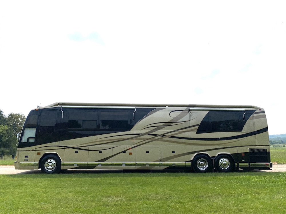 2000 Prevost Country Coach  H3-45 For Sale