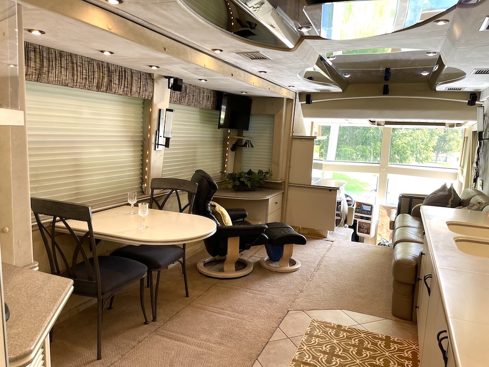 2000 Prevost Country Coach H3-45 For Sale