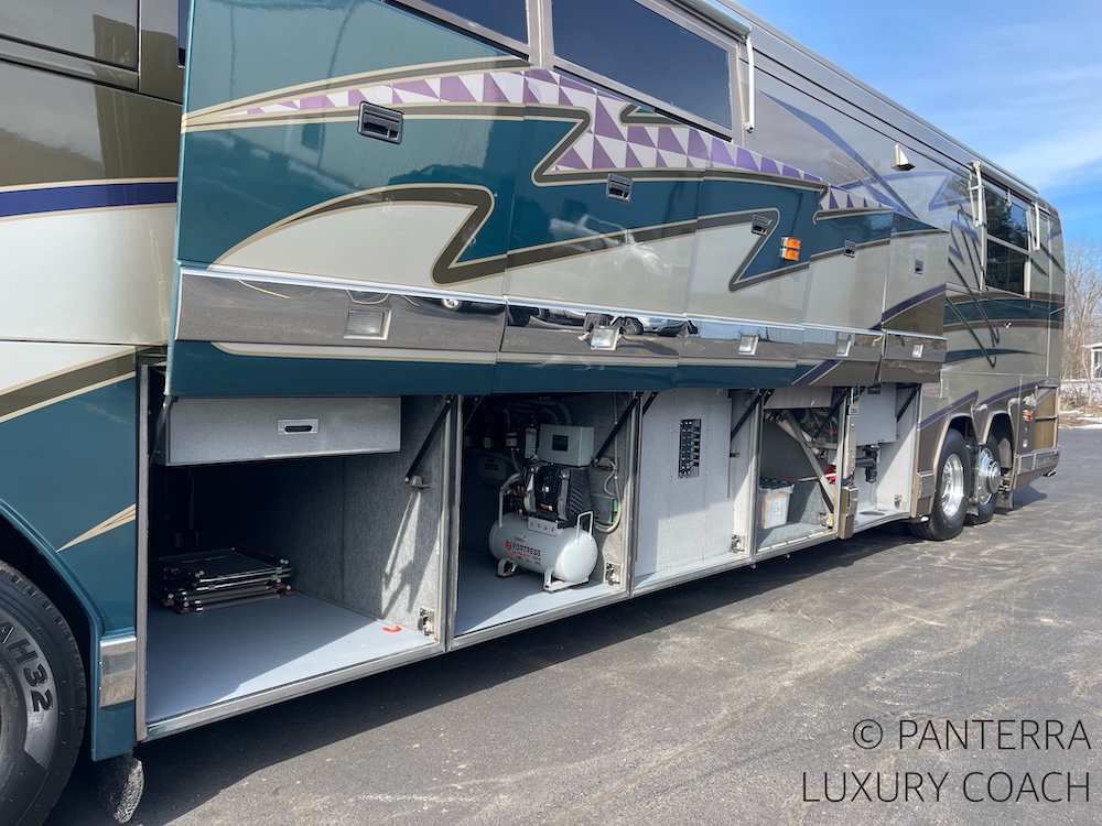 2000 Prevost Country Coach H3-45 For Sale