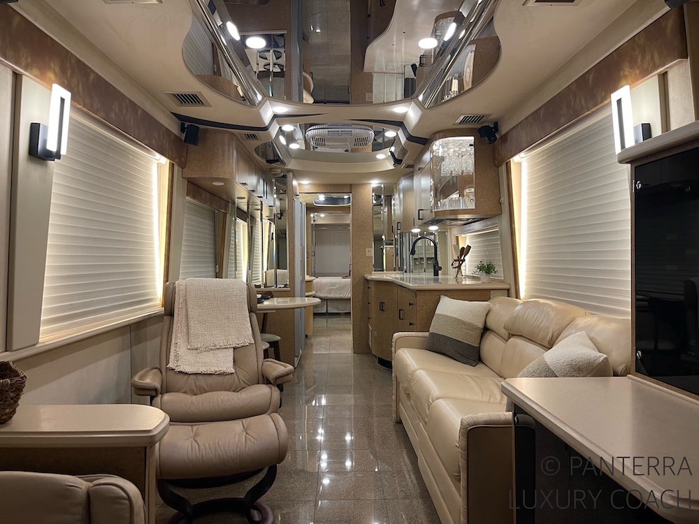 2000 Prevost Country Coach H3-45 For Sale