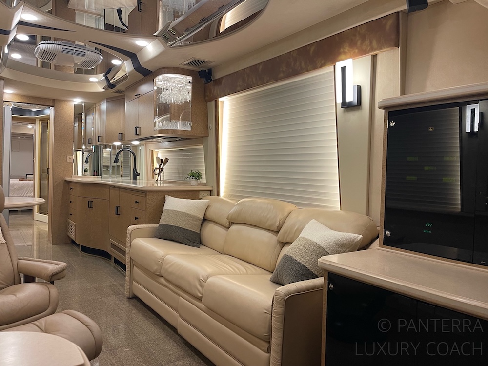 2000 Prevost Country Coach H3-45 For Sale