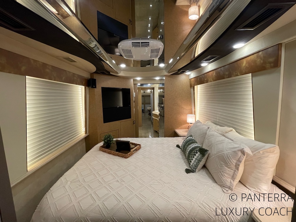 2000 Prevost Country Coach H3-45 For Sale
