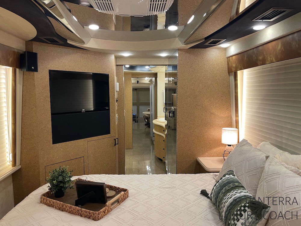 2000 Prevost Country Coach H3-45 For Sale