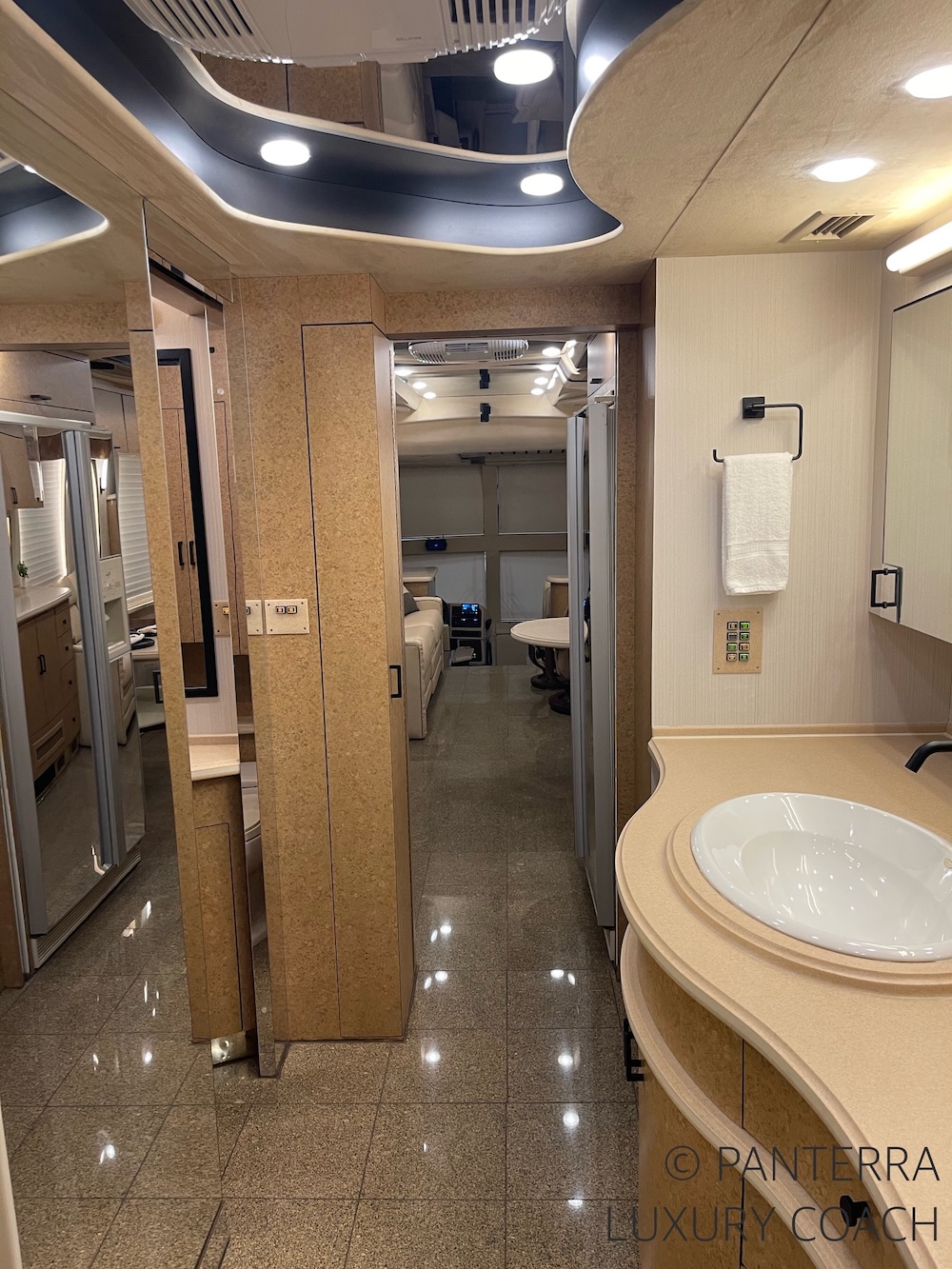 2000 Prevost Country Coach H3-45 For Sale