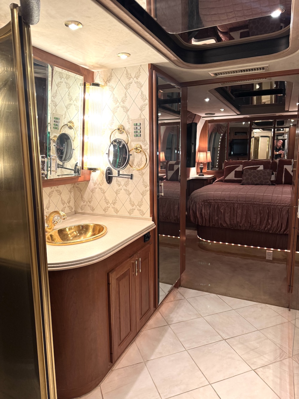 2000 Prevost Country Coach XL For Sale