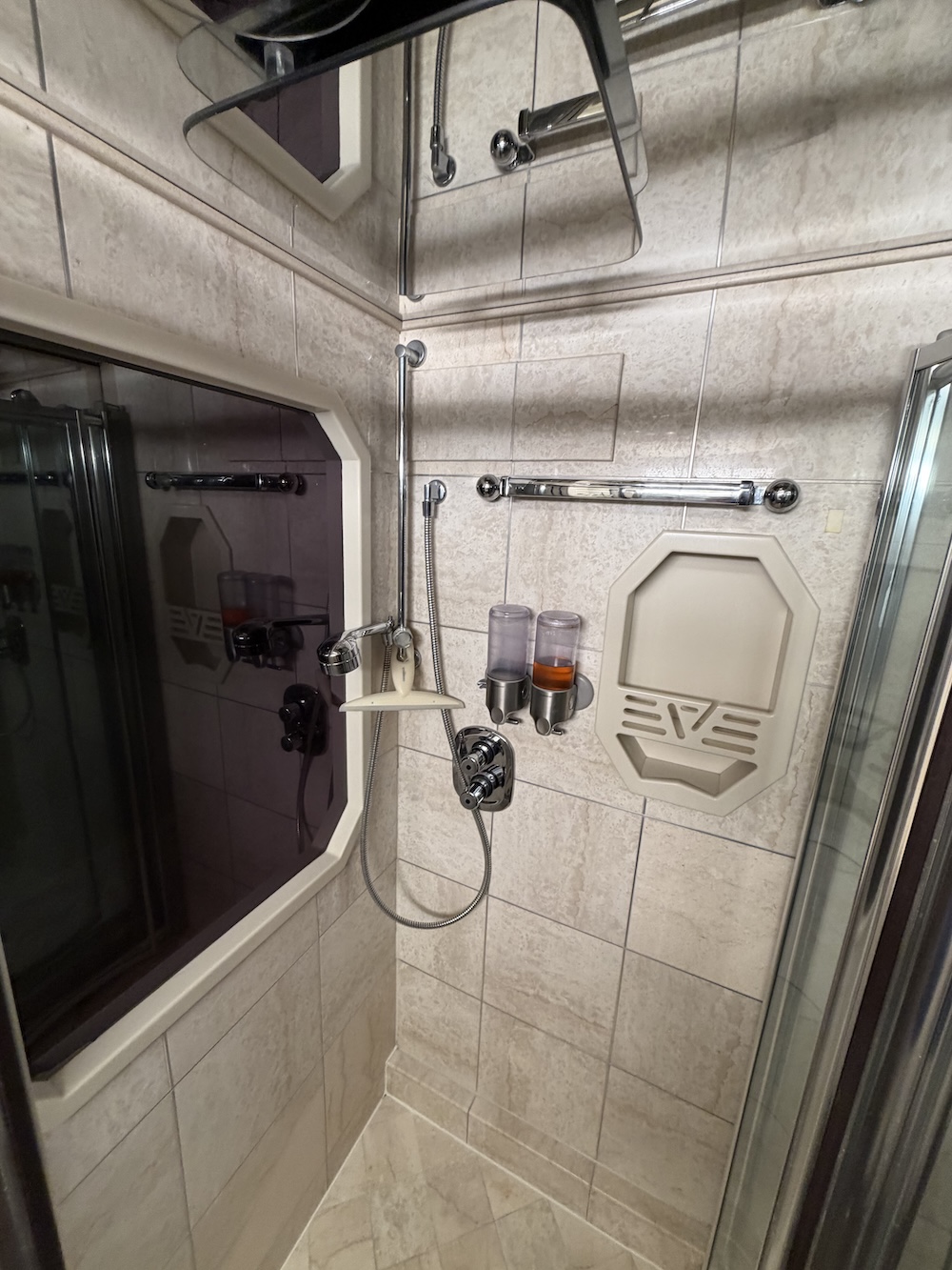 2000 Prevost Featherlite H3-45 For Sale