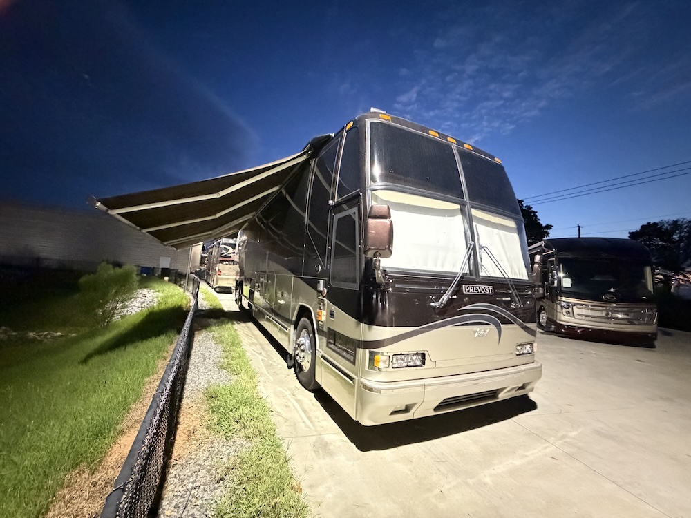 2000 Prevost Featherlite H3-45 For Sale