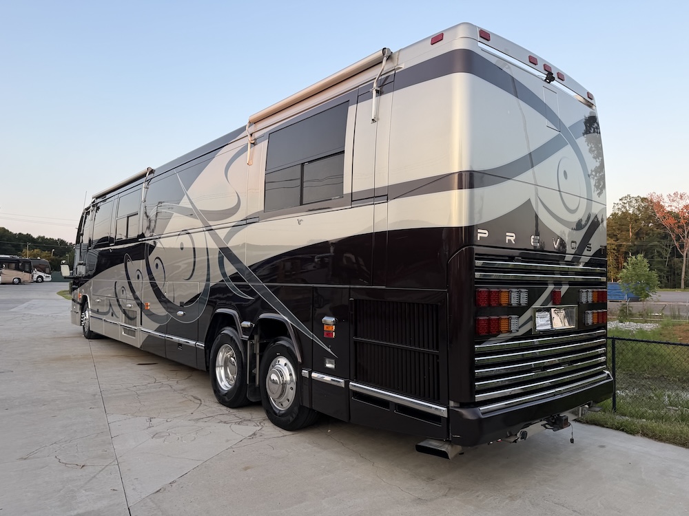 2000 Prevost Featherlite H3-45 For Sale