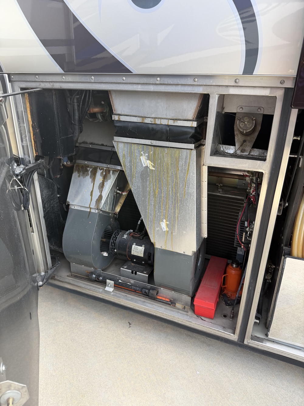 2000 Prevost Featherlite H3-45 For Sale