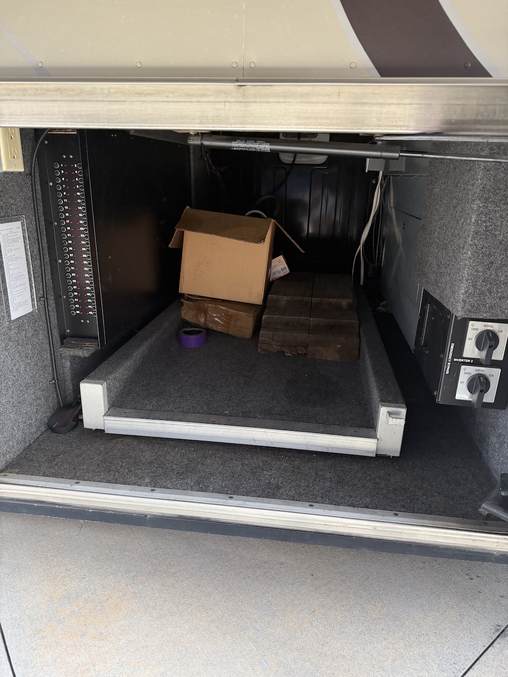 2000 Prevost Featherlite H3-45 For Sale