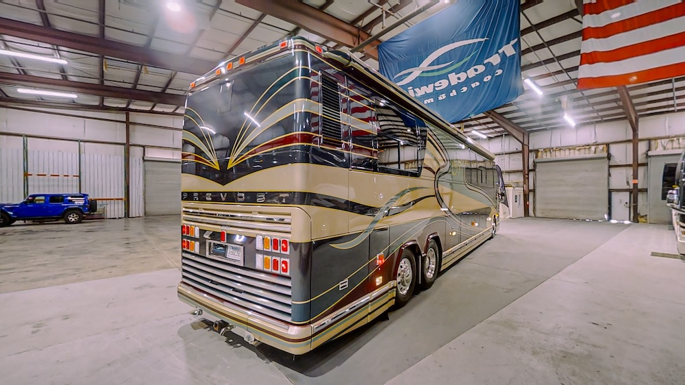 2000 Prevost Featherlite H3-45 For Sale