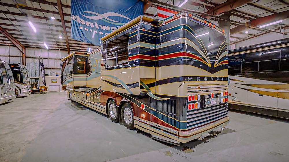 2000 Prevost Featherlite H3-45 For Sale