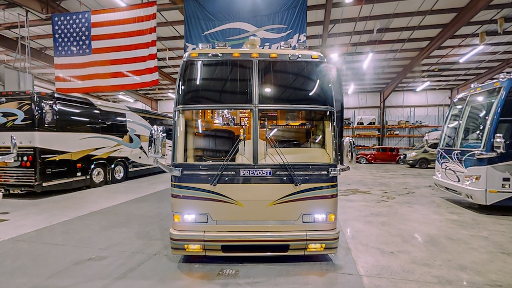 2000 Prevost Featherlite H3-45 For Sale