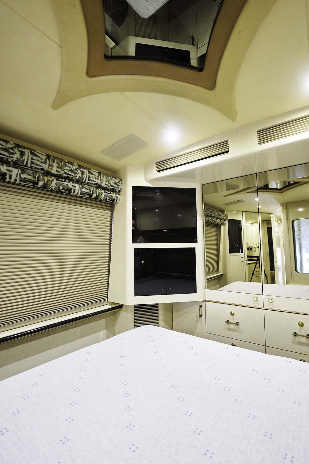 2000 Prevost Marathon H3-45 For Sale