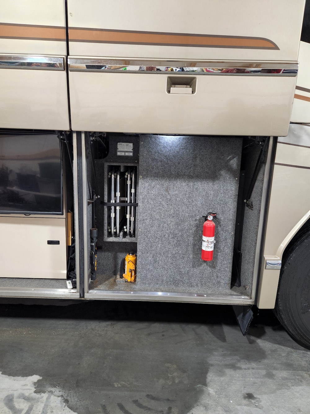 2000 Prevost Marathon H3-45 For Sale