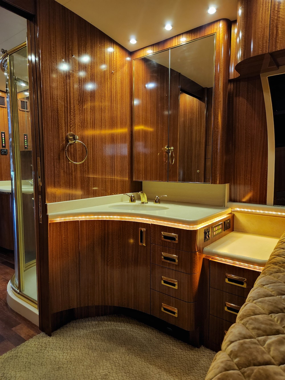 2000 Prevost Marathon H3-45 For Sale