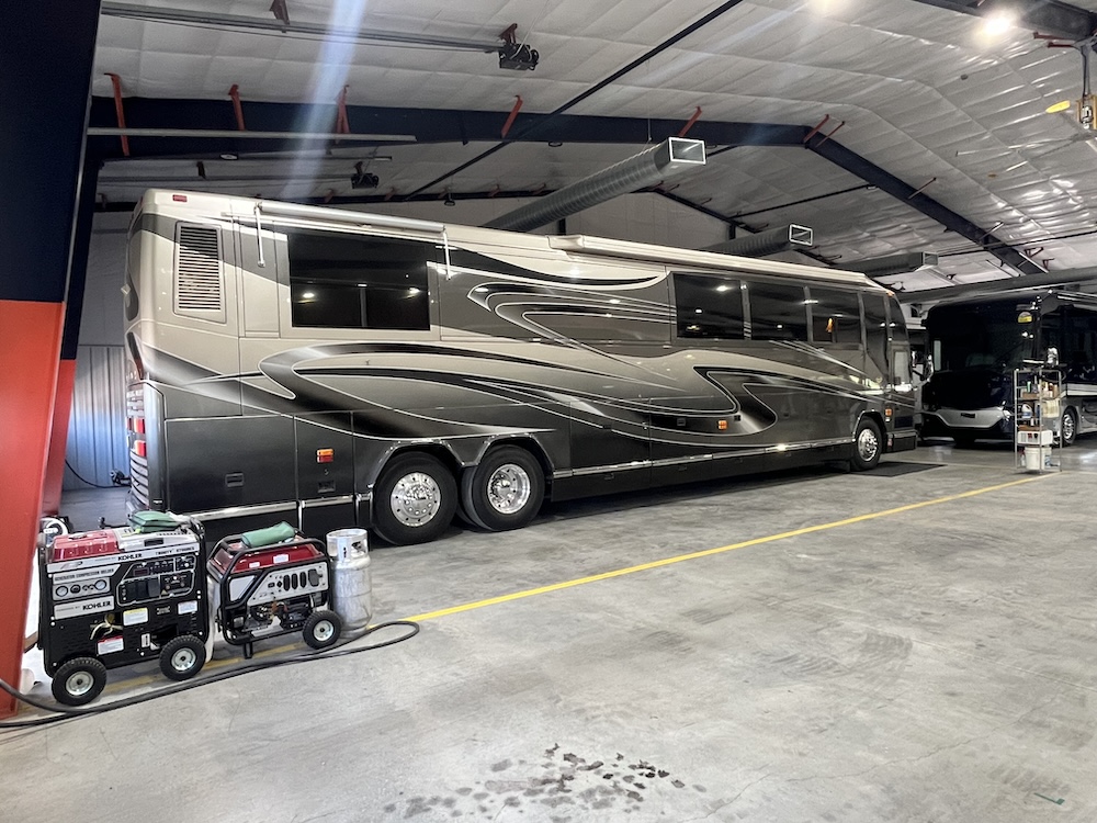 2000 Prevost Marathon H3-45 For Sale