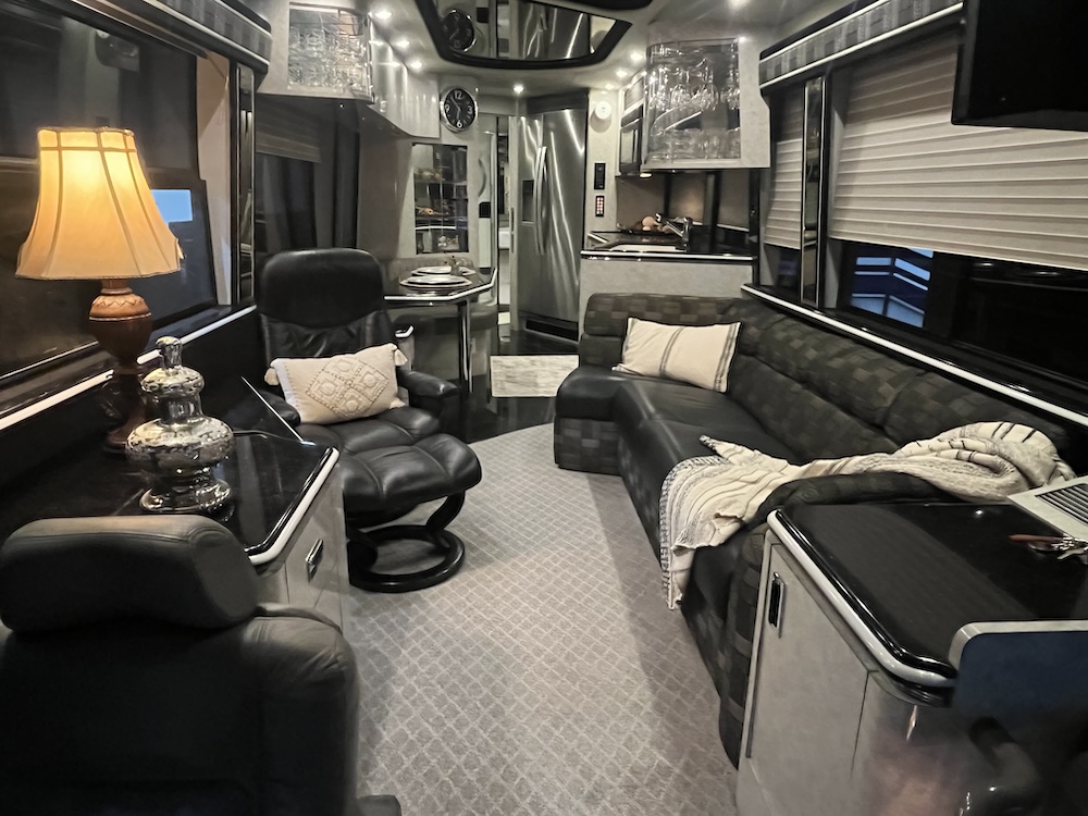 2000 Prevost Marathon H3-45 For Sale