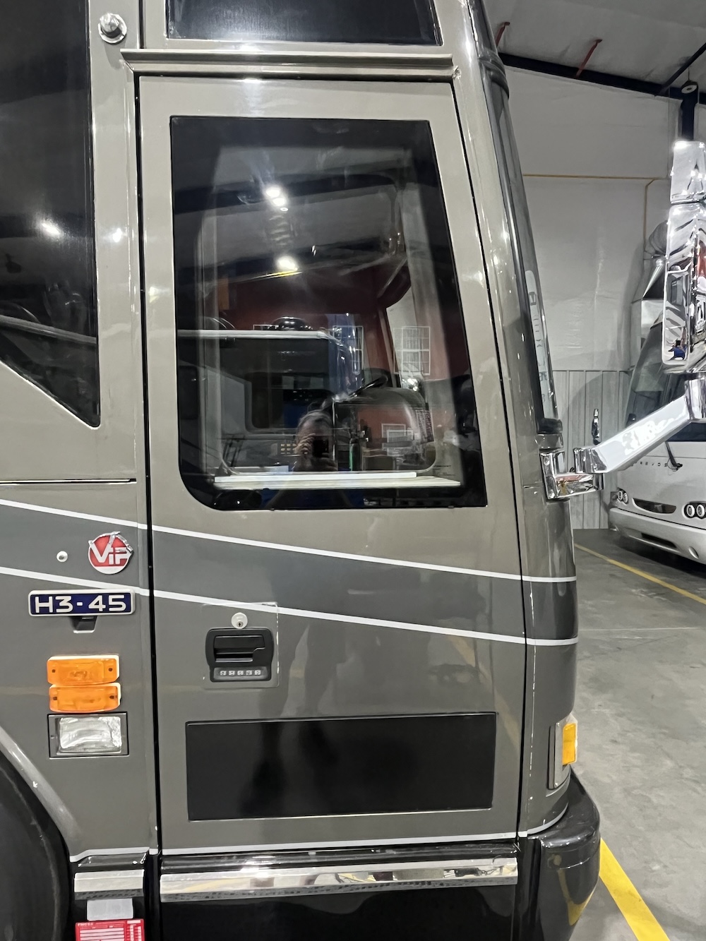 2000 Prevost Marathon H3-45 For Sale