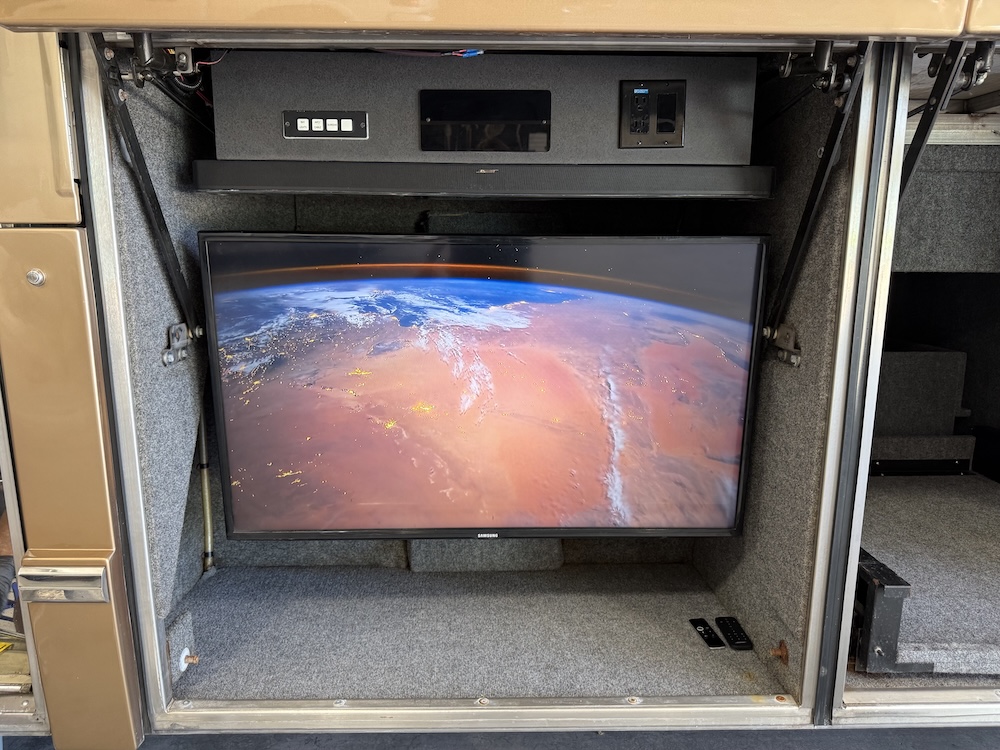 2000 Prevost Marathon H3-45 For Sale