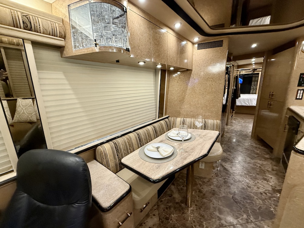 2000 Prevost Marathon H3-45 For Sale