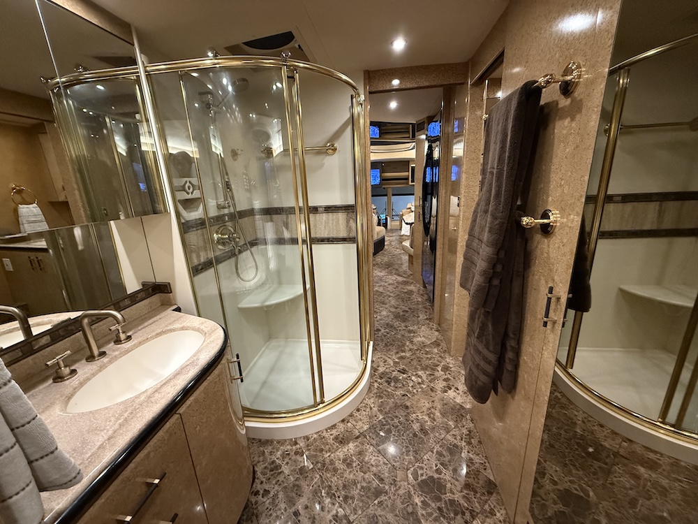 2000 Prevost Marathon H3-45 For Sale