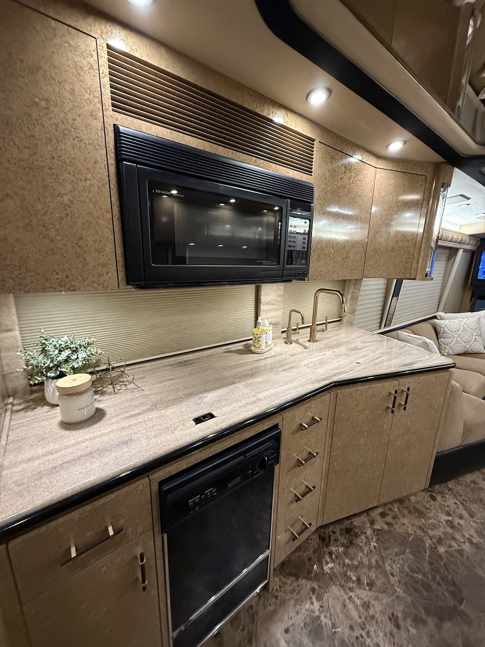 2000 Prevost Marathon H3-45 For Sale