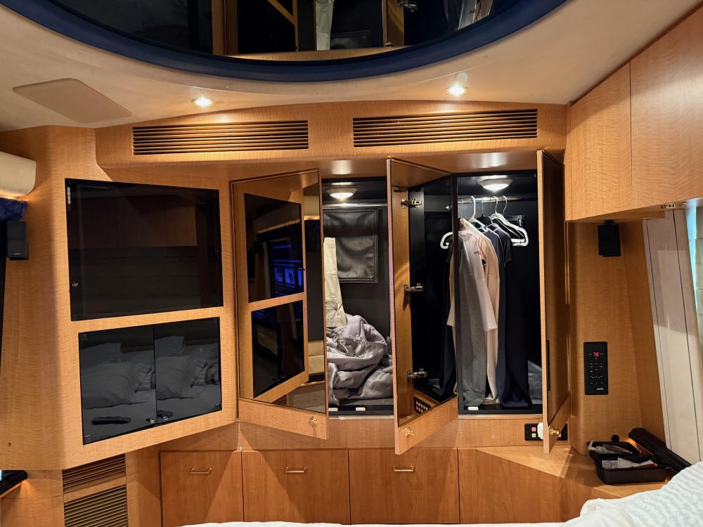 2000 Prevost Marathon H3-45 For Sale