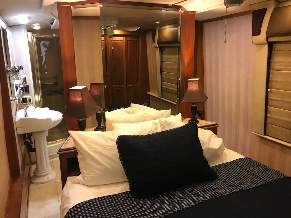 2000 Prevost Royale H3-45 For Sale