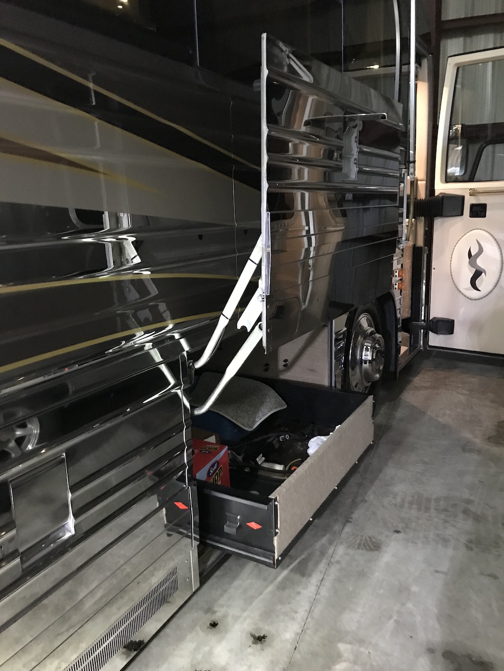 2001 Prevost American XLII For Sale