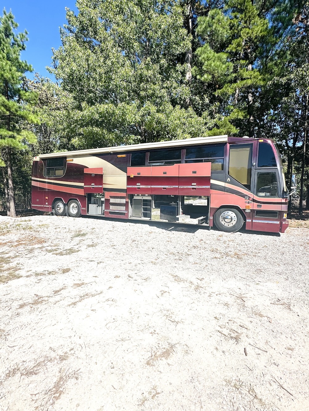 2001 Prevost Angola H3-45 For Sale