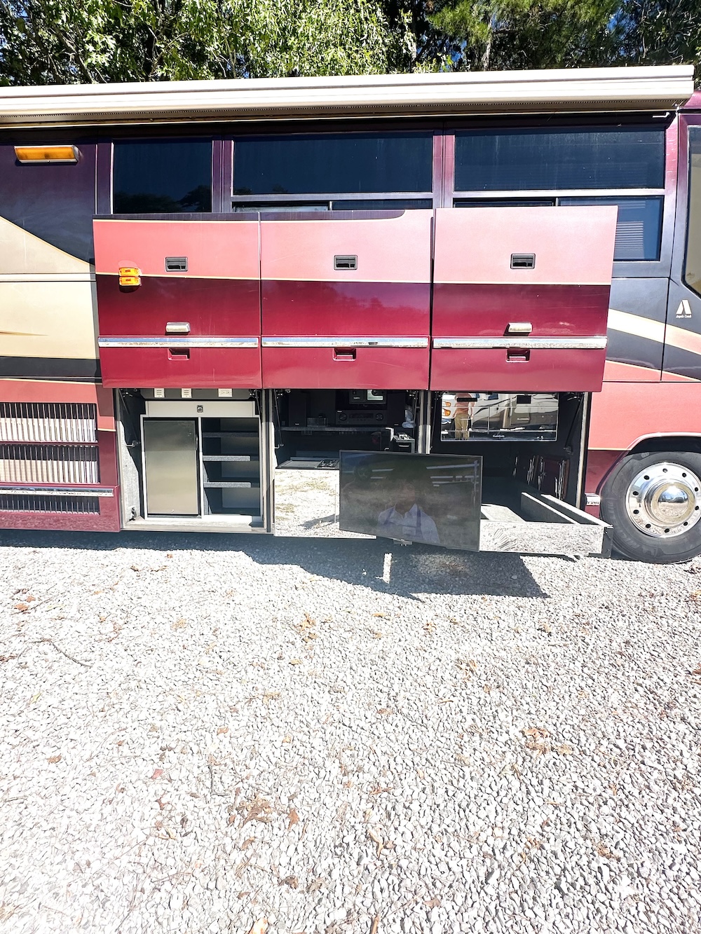 2001 Prevost Angola H3-45 For Sale